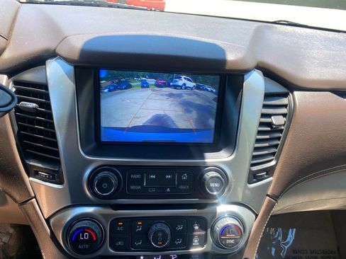 Used 2019 Chevrolet Suburban LT AWD/4WD image 19