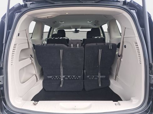 Certified 2023 Chrysler Voyager LX FWD image 14