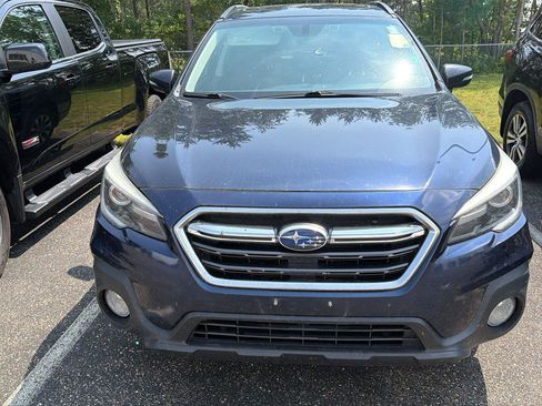 Used 2018 Subaru Outback 3.6R Touring AWD/4WD image 3
