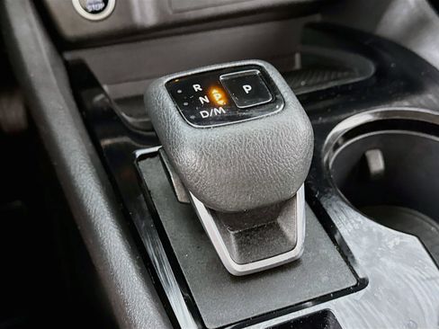 Used 2023 Nissan Rogue S image 17