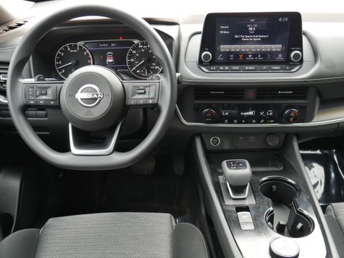 Used 2023 Nissan Rogue SV AWD/4WD image 16