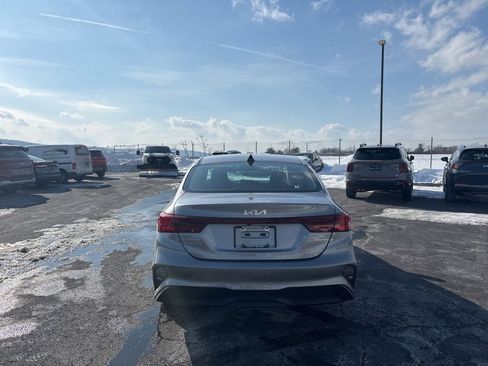 Certified 2023 Kia Forte LXS image 4