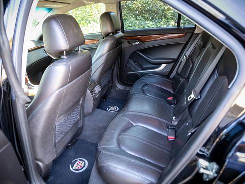 Used 2010 Cadillac CTS Premium image 30