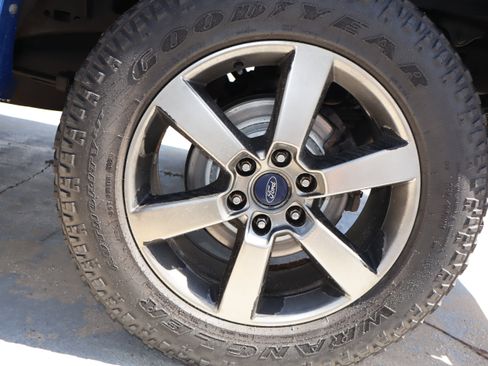 Used 2017 Ford F150 XLT w/ Equipment Group 302A Luxury AWD/4WD image 12