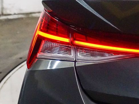 Used 2025 Hyundai Elantra SEL image 11