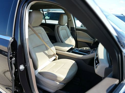 Used 2020 Lincoln Aviator Reserve AWD/4WD image 17