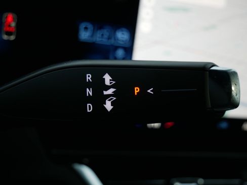 New 2026 Chevrolet Equinox EV LT image 9