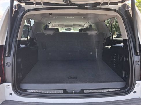 Used 2019 Chevrolet Suburban LT RWD image 14