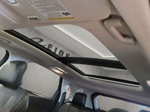 Used 2018 Ford Edge Titanium w/ Canadian Touring Package AWD/4WD image 11