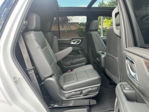 Used 2022 Chevrolet Tahoe Z71 w/ Luxury Package AWD/4WD image 16