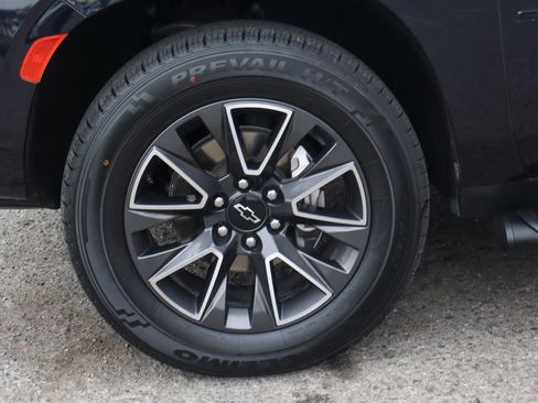 Used 2022 Chevrolet Suburban Z71 w/ Luxury Package image 45