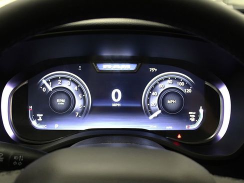 New 2026 RAM 1500 4x4 Crew Cab image 10