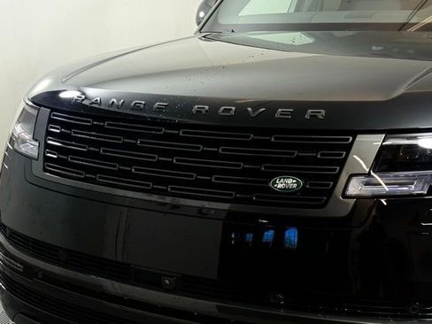 New 2025 Land Rover Range Rover SE image 12