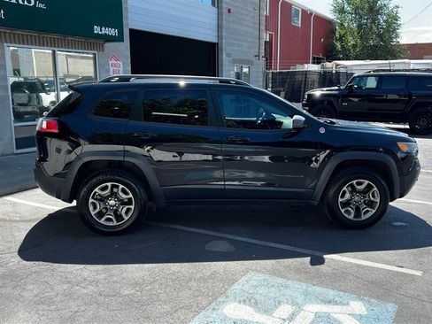 Used 2019 Jeep Cherokee Trailhawk w/ Cold Weather Group AWD/4WD image 8