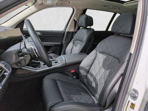 Used 2025 BMW X7 xDrive40i w/ Premium Package AWD/4WD image 17