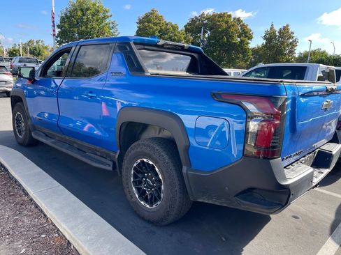 Used 2026 Chevrolet Silverado EV Trail Boss AWD/4WD image 2