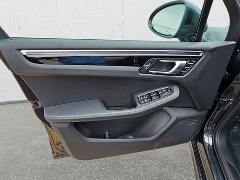 Used 2024 Porsche Macan image 29