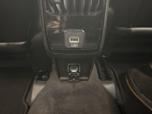 Used 2023 Jeep Compass Limited image 18