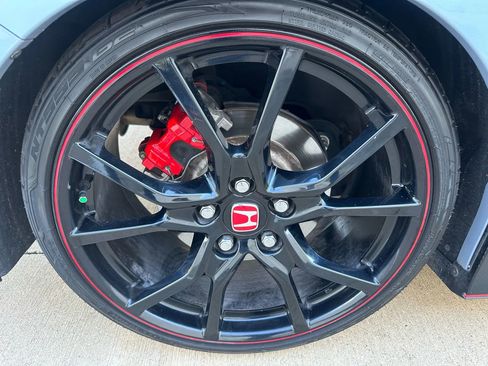 Used 2019 Honda Civic Type R image 11