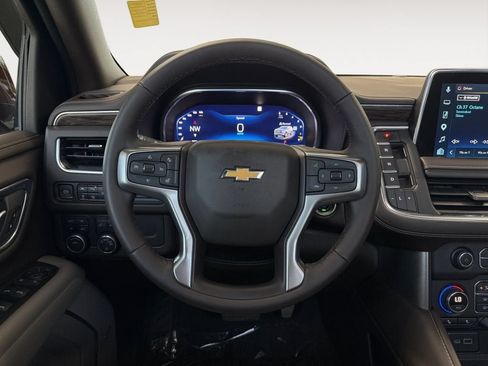 Used 2022 Chevrolet Tahoe LT w/ Luxury Package AWD/4WD image 13