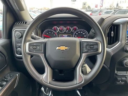 Used 2022 Chevrolet Silverado 2500 LT w/ Z71 Off-Road Package image 9