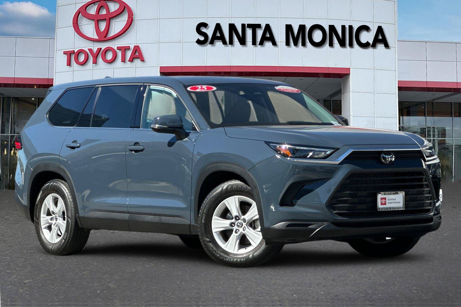 Certified 2025 Toyota Grand Highlander FWD image 2