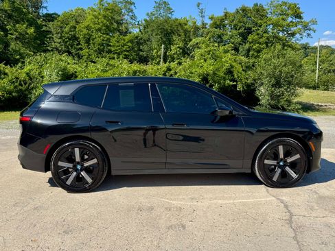 Used 2025 BMW iX xDrive50 AWD/4WD image 8