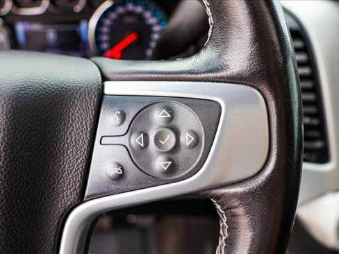 Used 2018 GMC Yukon SLT w/ Premium Edition AWD/4WD image 16