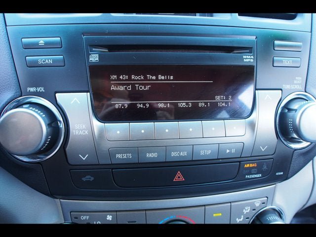 Used 2012 Toyota Highlander SE w/ Tow Pkg AWD/4WD image 32