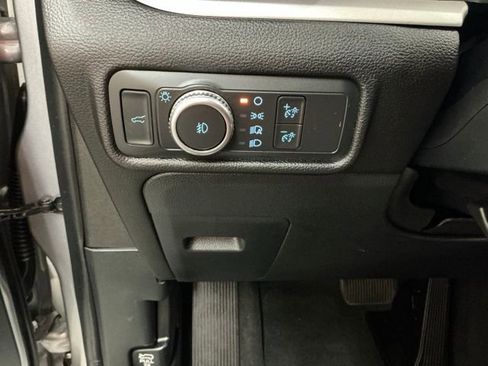 Used 2022 Ford Explorer XLT w/ Equipment Group 202A image 21