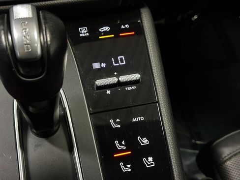 Used 2023 Porsche Macan Turbo AWD/4WD image 42