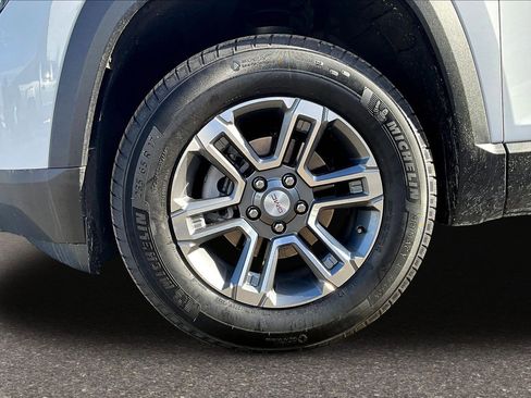 Used 2025 GMC Terrain Elevation image 25