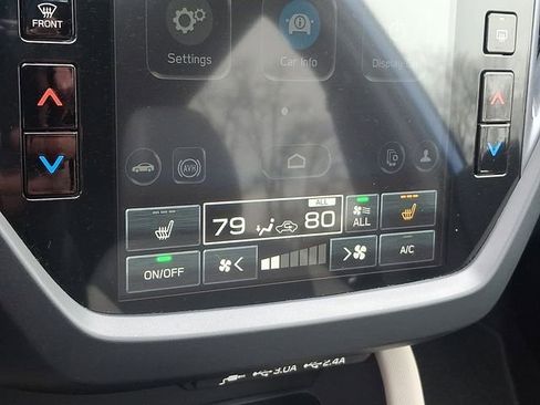 Used 2025 Subaru Forester Limited w/ Popular Package image 16