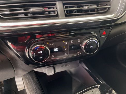 Certified 2025 Chevrolet Trax RS w/ Driver Confidence Package image 30