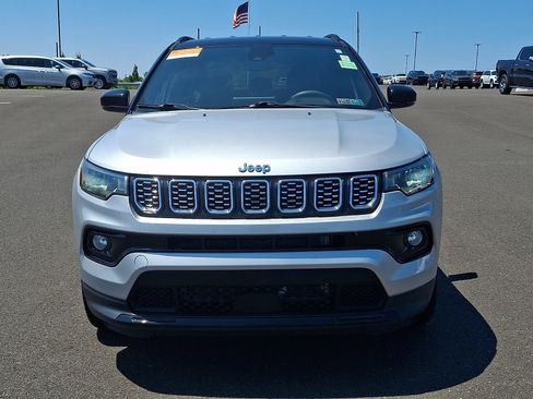 Certified 2025 Jeep Compass Limited AWD/4WD image 2