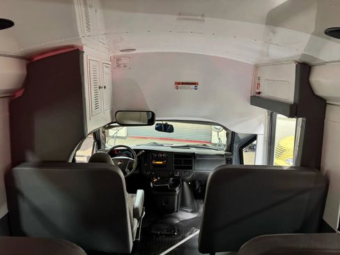Used 2019 Chevrolet Express 3500 w/ School Bus Package image 39