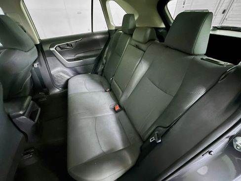 Used 2021 Toyota RAV4 LE FWD image 27