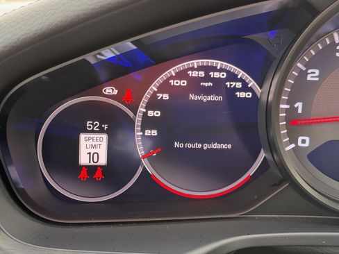 Used 2023 Porsche Panamera 4 Platinum Edition image 90