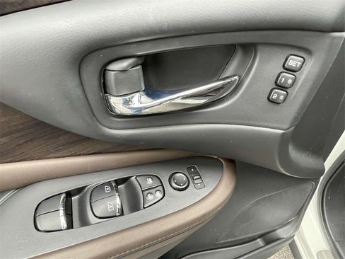 Used 2020 Nissan Murano Platinum w/ Cargo Package image 18