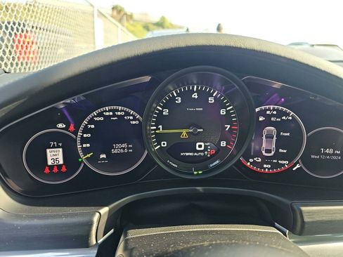 Used 2023 Porsche Panamera 4 Platinum Edition image 17