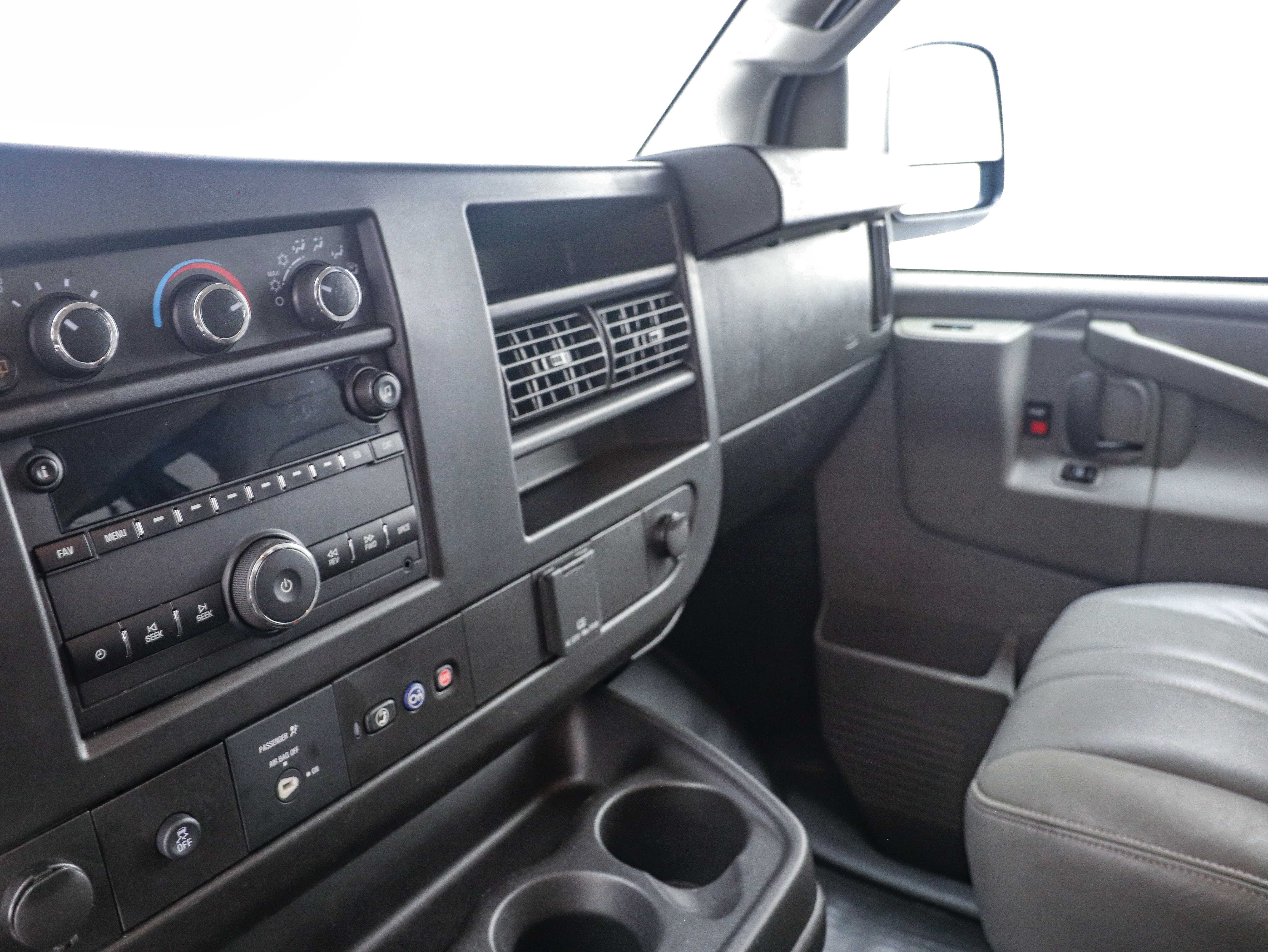 Used 2019 GMC Savana 3500 LS RWD image 14
