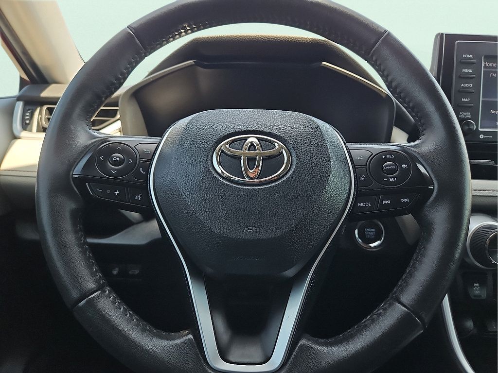 Used 2021 Toyota RAV4 XLE w/ Convenience Package AWD/4WD image 19