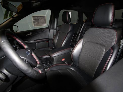 Used 2025 Ford Escape ST-Line Elite w/ Tech Pack #1 image 4