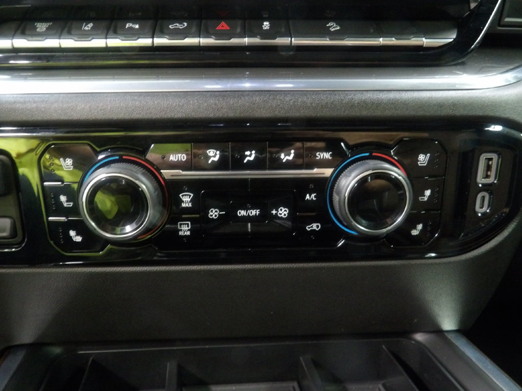 Used 2024 Chevrolet Silverado 2500 High Country w/ High Country Premium Package AWD/4WD image 55
