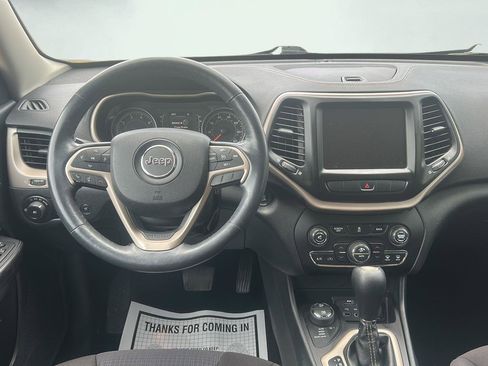 Used 2015 Jeep Cherokee Latitude w/ Comfort/Convenience Group AWD/4WD image 9