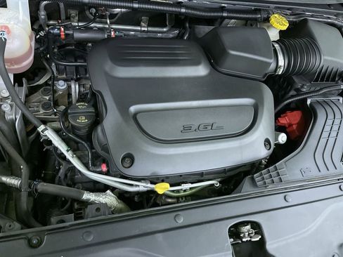 Used 2021 Chrysler Voyager Lxi image 29