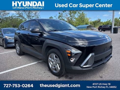 Used 2025 Hyundai Kona SE image 4