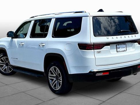 Used 2024 Jeep Wagoneer 4WD w/ Premium Group I image 10