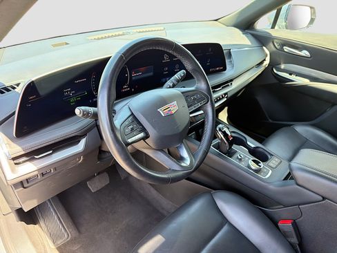 Certified 2025 Cadillac XT4 Premium Luxury FWD image 9