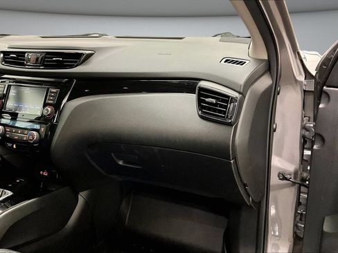 Used 2022 Nissan Rogue Sport SV w/ Technology Package AWD/4WD image 26
